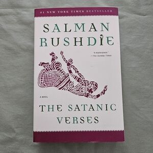 The Satanic Verses‎ by Salman Rushdie - Paperback Classics